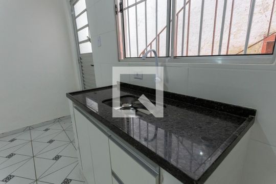 Cozinha de casa para alugar com 1 quarto, 35m² em Sacoma, São Paulo