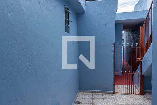 Quintal de casa para alugar com 1 quarto, 50m² em Parque Panamericano, São Paulo