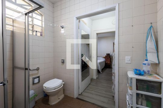 Banheiro da Suíte de casa para alugar com 4 quartos, 330m² em Vila Madalena, São Paulo