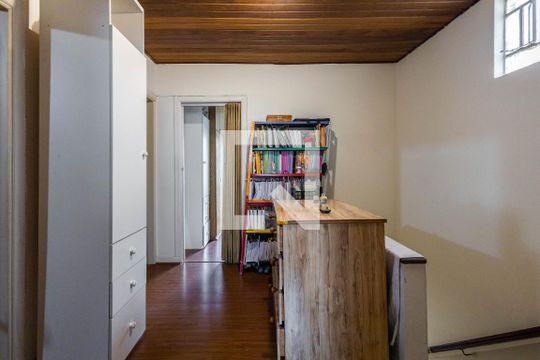 Corredor de casa para alugar com 4 quartos, 330m² em Vila Madalena, São Paulo