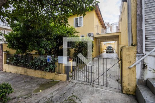 Fachada de casa para alugar com 4 quartos, 330m² em Vila Madalena, São Paulo