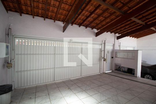 Garagem de casa à venda com 5 quartos, 369m² em Vila Regina, São Paulo