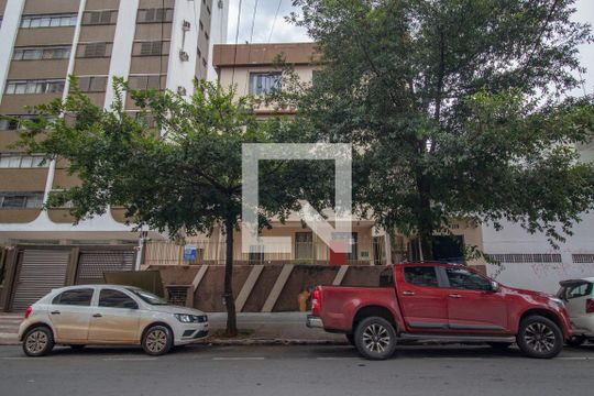Fachada de apartamento para alugar com 2 quartos, 70m² em Setor Oeste, Goiânia