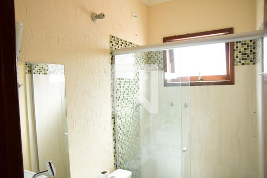 Banheiro da Suíte de casa para alugar com 2 quartos, 155m² em Portal da Primavera, Cotia