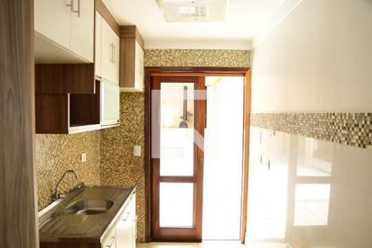 Cozinha de casa para alugar com 2 quartos, 155m² em Portal da Primavera, Cotia