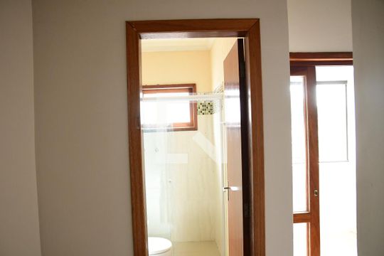 Closet de casa para alugar com 2 quartos, 155m² em Portal da Primavera, Cotia
