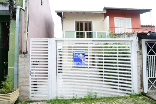 Fachada de casa para alugar com 2 quartos, 155m² em Portal da Primavera, Cotia