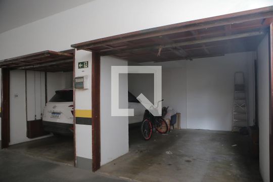 Garagem de apartamento para alugar com 5 quartos, 400m² em Embaré, Santos