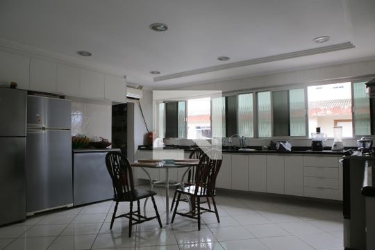 Cozinha de apartamento para alugar com 5 quartos, 400m² em Embaré, Santos
