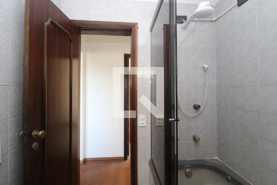 Banheiro Social de apartamento para alugar com 2 quartos, 63m² em Jardim Paraíso, São Paulo