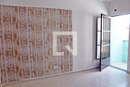 Quarto de casa para alugar com 1 quarto, 60m² em Jardim Santa Maria, São Paulo