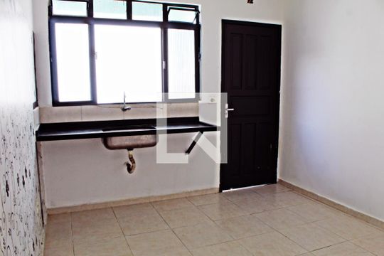 Sala/Cozinha de casa para alugar com 1 quarto, 60m² em Jardim Santa Maria, São Paulo