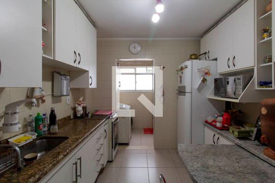 Cozinha  de apartamento para alugar com 2 quartos, 70m² em Cangaiba, São Paulo