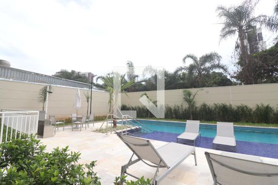 Piscina  de apartamento à venda com 2 quartos, 55m² em Parada Inglesa, São Paulo