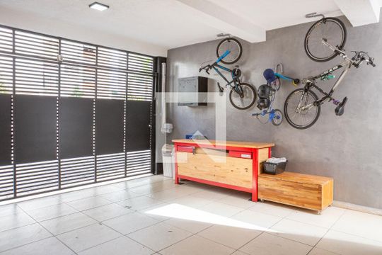 Garagem de casa à venda com 3 quartos, 240m² em Perdizes, São Paulo