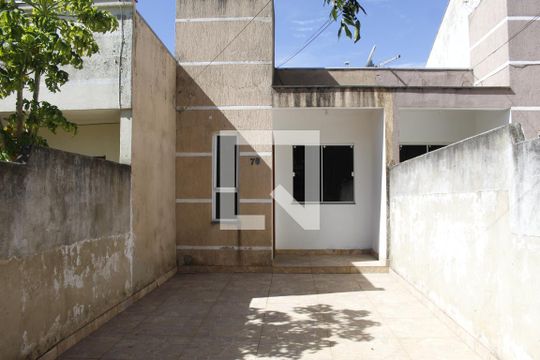 Fachada de casa para alugar com 2 quartos, 49m² em Jardim Algarve, Alvorada