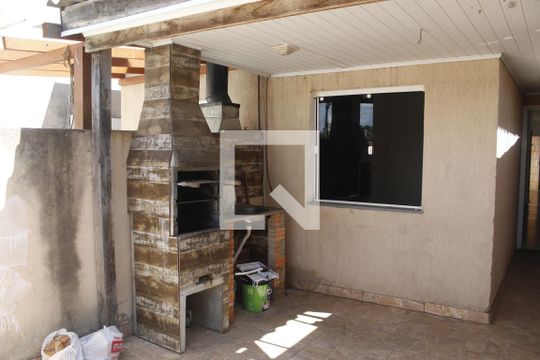 Churrasqueira de casa para alugar com 2 quartos, 49m² em Jardim Algarve, Alvorada