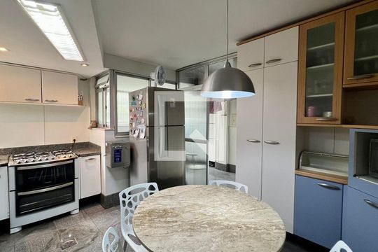 Cozinha  de apartamento à venda com 5 quartos, 210m² em Santo Antônio, Belo Horizonte