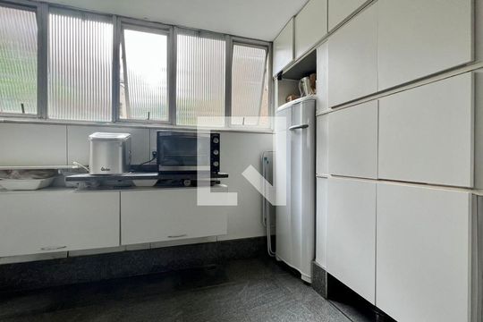 CozinhaÁrea de Serviço de apartamento à venda com 5 quartos, 210m² em Santo Antônio, Belo Horizonte