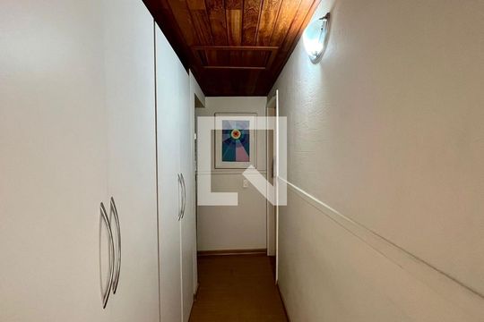 Corredor de apartamento à venda com 5 quartos, 210m² em Santo Antônio, Belo Horizonte