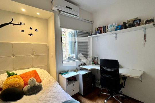 Quarto de apartamento à venda com 5 quartos, 210m² em Santo Antônio, Belo Horizonte