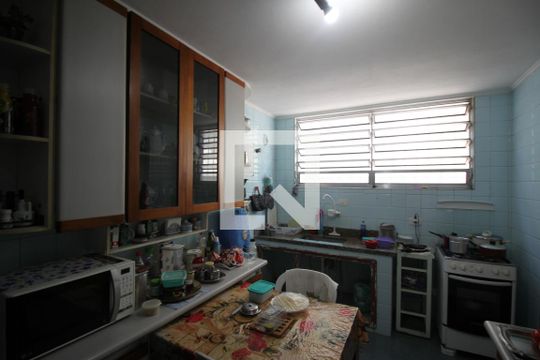 Cozinha de casa à venda com 3 quartos, 150m² em Jardim Prudência, São Paulo