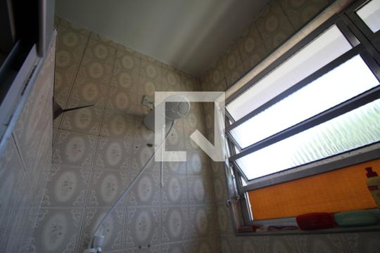 Banheiro 2 de casa à venda com 3 quartos, 150m² em Jardim Prudência, São Paulo