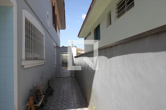 Corredor externo de casa à venda com 3 quartos, 150m² em Jardim Prudência, São Paulo