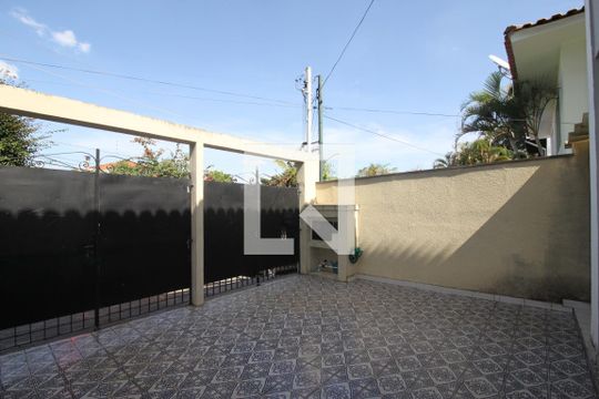 Área Externa de casa à venda com 3 quartos, 150m² em Jardim Prudência, São Paulo