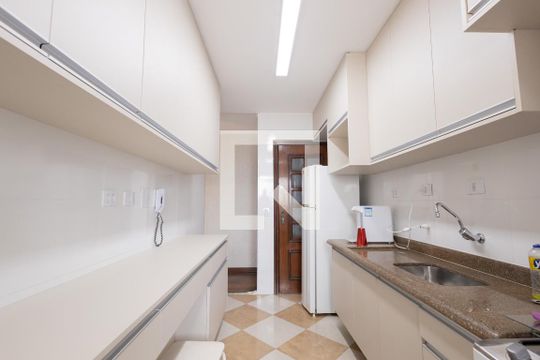 Cozinha de apartamento para alugar com 3 quartos, 69m² em Vila Centenário, São Paulo