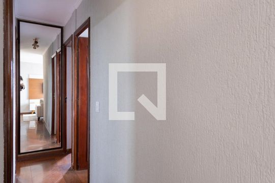 Corredor de apartamento à venda com 3 quartos, 69m² em Vila Centenário, São Paulo