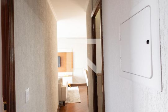 Corredor de apartamento à venda com 3 quartos, 69m² em Vila Centenário, São Paulo