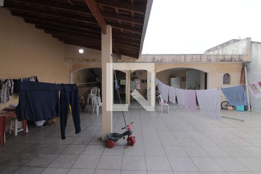 Área externa de casa à venda com 4 quartos, 500m² em Jardim Triana, São Paulo