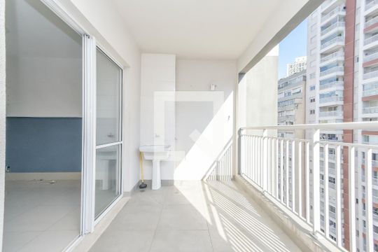 Varanda de kitnet/studio à venda com 1 quarto, 48m² em Centro, São Paulo