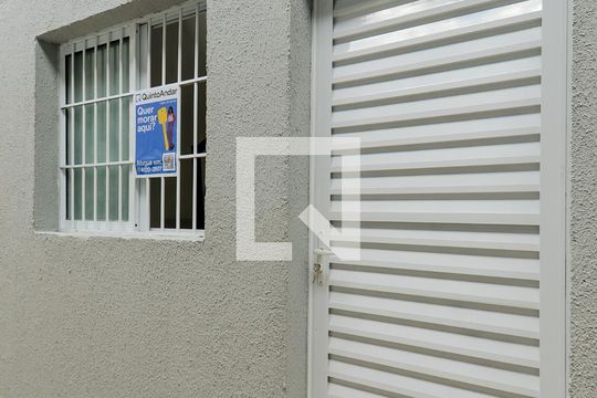 Plaquinha  de kitnet/studio para alugar com 1 quarto, 24m² em Vila Barros, Guarulhos