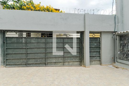 Entrada Social  de kitnet/studio para alugar com 1 quarto, 24m² em Vila Barros, Guarulhos