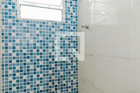 Banheiro de kitnet/studio para alugar com 1 quarto, 24m² em Vila Barros, Guarulhos