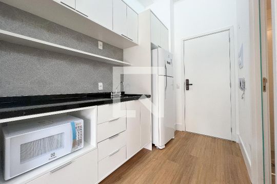 Cozinha de kitnet/studio para alugar com 1 quarto, 27m² em Perdizes, São Paulo