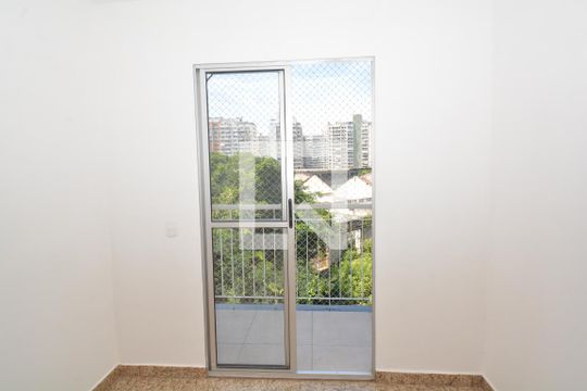 Sala de apartamento para alugar com 3 quartos, 56m² em Irajá, Rio de Janeiro