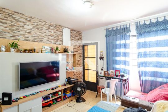 Sala de casa de condomínio à venda com 2 quartos, 57m² em Vila Campestre, São Paulo