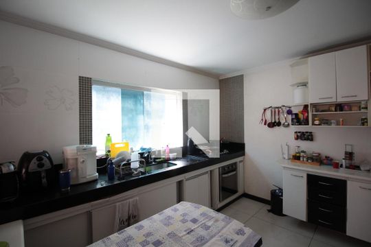 Cozinha de casa à venda com 5 quartos, 473m² em Santa Rosa, Belo Horizonte