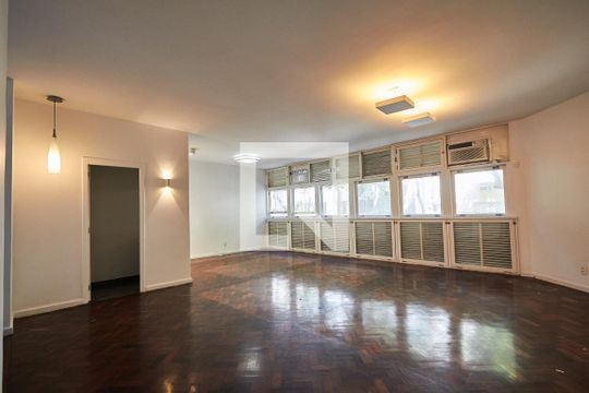 Apartamento à venda com 3 quartos, 180m² em Copacabana, Rio de Janeiro