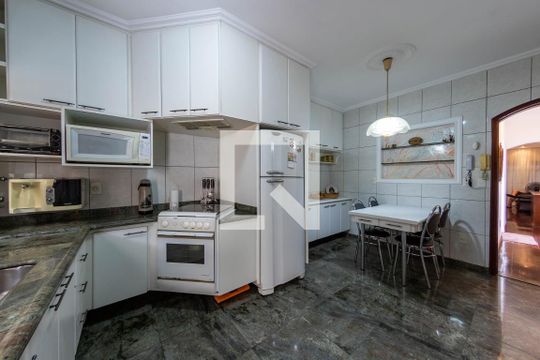 Cozinha de casa à venda com 3 quartos, 240m² em Jardim Avelino, São Paulo