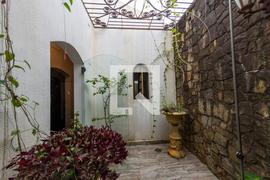 Varanda de casa à venda com 3 quartos, 240m² em Jardim Avelino, São Paulo