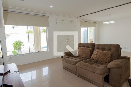 Casa de Condomínio para alugar com 5 quartos, 250m² em Recreio dos Bandeirantes, Rio de Janeiro