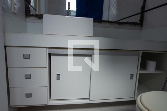 Banheiro de casa de condomínio para alugar com 5 quartos, 250m² em Recreio dos Bandeirantes, Rio de Janeiro