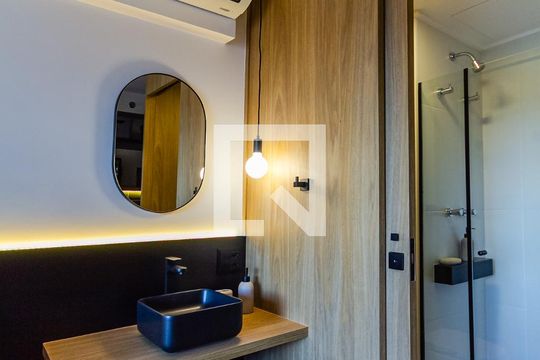 Banheiro de kitnet/studio à venda com 1 quarto, 21m² em Indianópolis, São Paulo