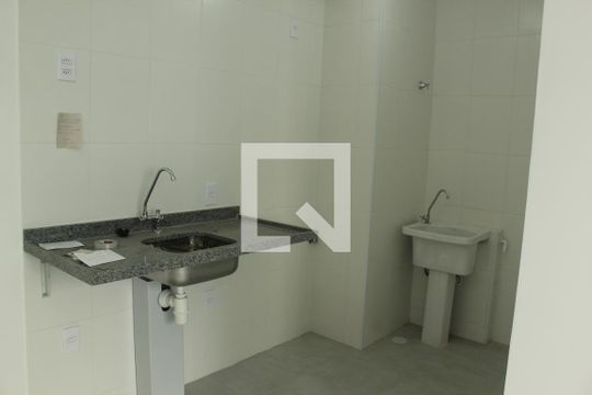 Sala/Cozinha/Área de Serviço de apartamento à venda com 2 quartos, 34m² em Jardim Taquaral, São Paulo