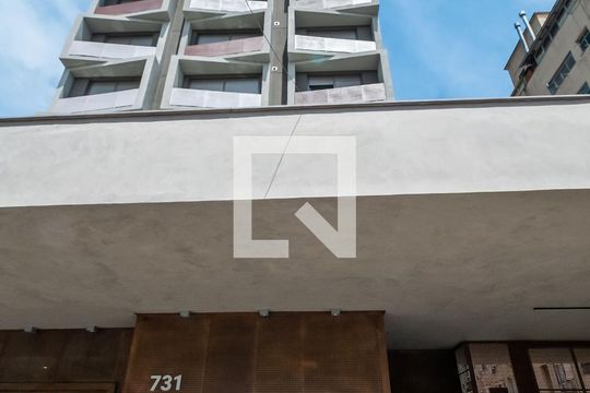 Fachada de kitnet/studio à venda com 1 quarto, 25m² em Centro Histórico, Porto Alegre