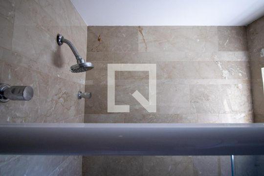 Banheiro do Quarto 2 de casa de condomínio à venda com 4 quartos, 210m² em Vila Nova Caledonia, São Paulo